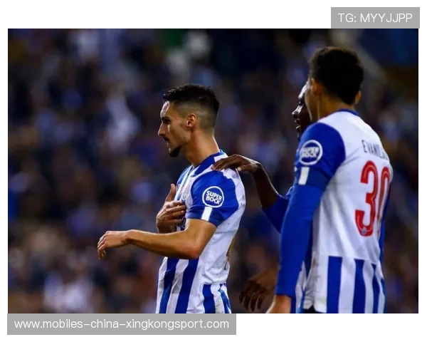 波尔图乌尔塔禁区推射轻松得手，团队配合完美呈现